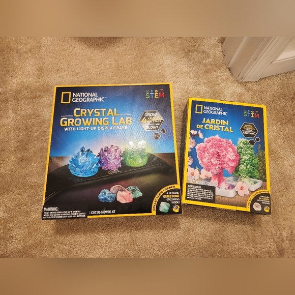 NATIONAL GEOGRAPHIC Crystal Growing Lab With Light-Up Display Base Set Of 2 - Picture 1 of 1